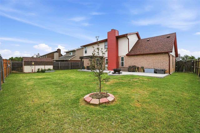 1913 SW 44th St, Lawton, OK 73505