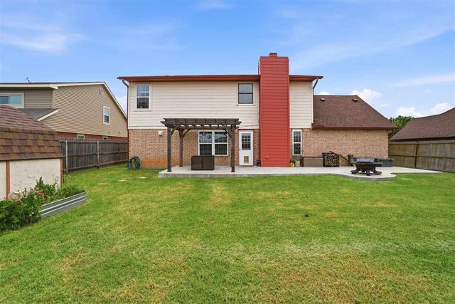 1913 SW 44th St, Lawton, OK 73505