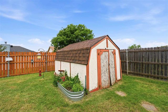 1913 SW 44th St, Lawton, OK 73505