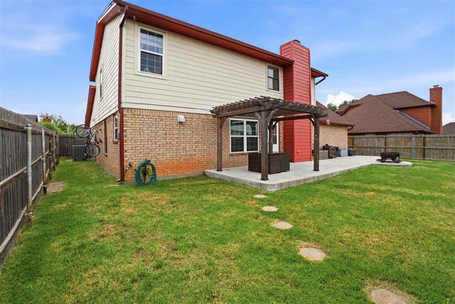 1913 SW 44th St, Lawton, OK 73505