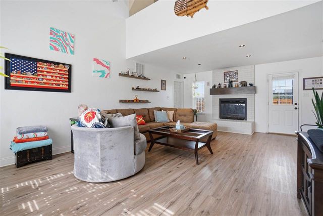 1913 SW 44th St, Lawton, OK 73505