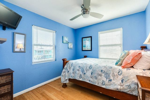 4006 Reeves Drive, Galveston, TX 77554