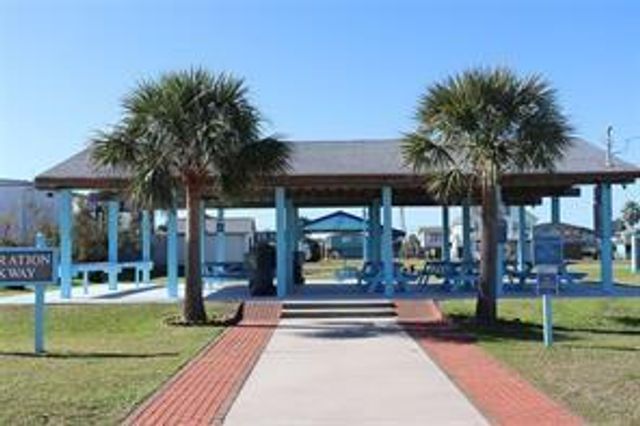 4006 Reeves Drive, Galveston, TX 77554