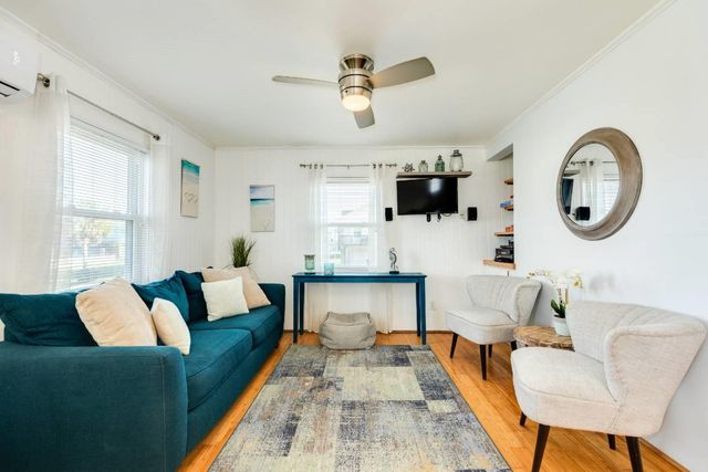 4006 Reeves Drive, Galveston, TX 77554