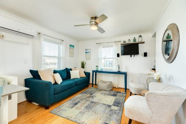 4006 Reeves Drive, Galveston, TX 77554