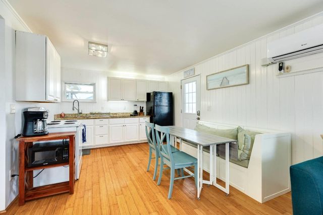 4006 Reeves Drive, Galveston, TX 77554