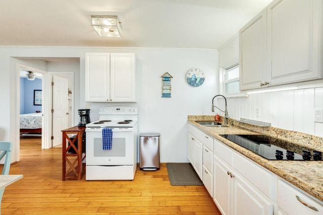 4006 Reeves Drive, Galveston, TX 77554