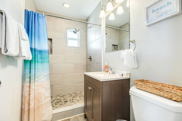 4006 Reeves Drive, Galveston, TX 77554