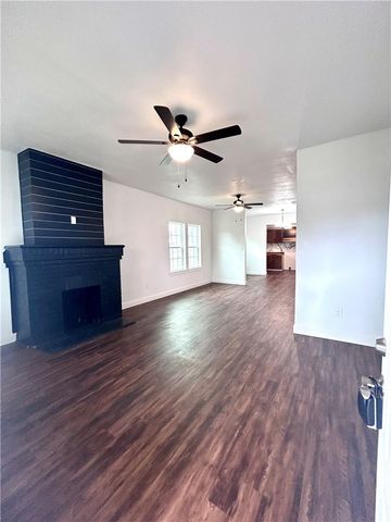 2416 McFerrin Avenue, Waco, TX 76708