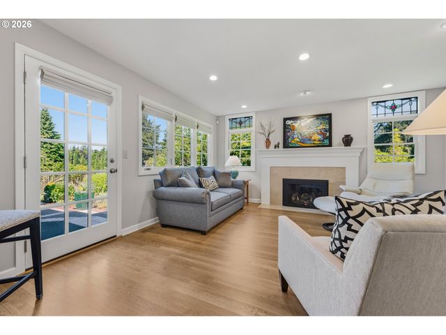 2925 Se CARLTON St, Portland, OR 97202