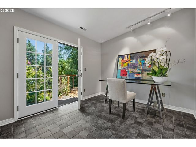 2925 Se CARLTON St, Portland, OR 97202