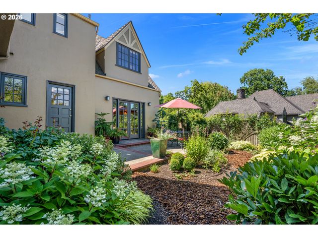 2925 Se CARLTON St, Portland, OR 97202