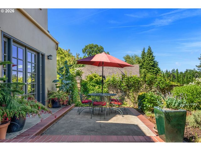 2925 Se CARLTON St, Portland, OR 97202