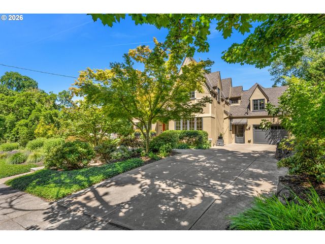 2925 Se CARLTON St, Portland, OR 97202
