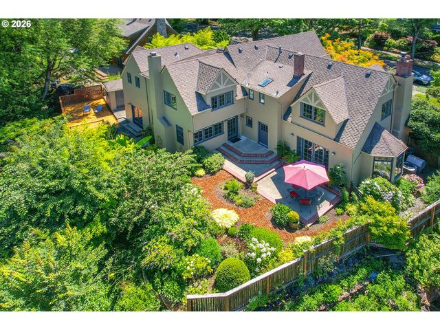 2925 Se CARLTON St, Portland, OR 97202