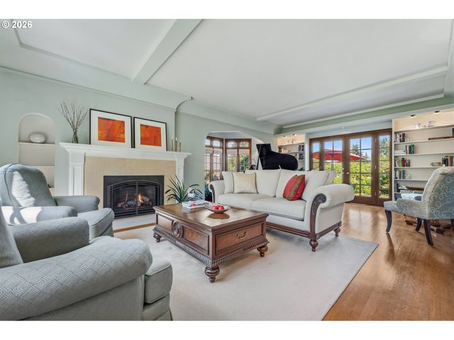 2925 Se CARLTON St, Portland, OR 97202