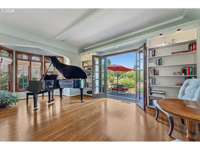 2925 Se CARLTON St, Portland, OR 97202