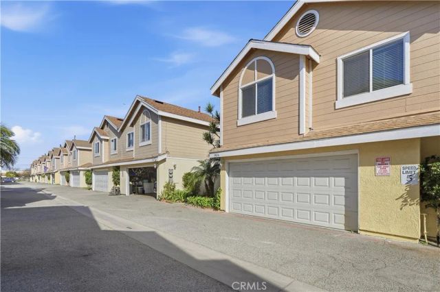 9826 California, South Gate, CA 90280