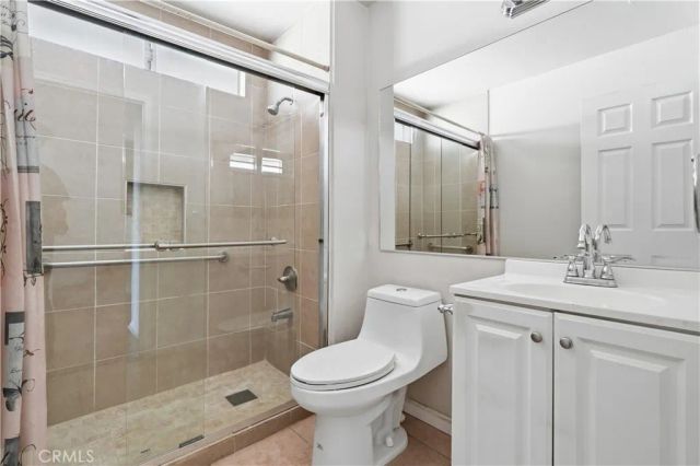 9826 California, South Gate, CA 90280