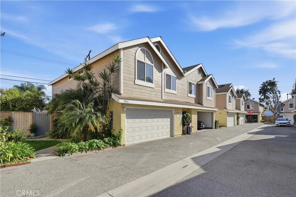 9826 California, South Gate, CA 90280