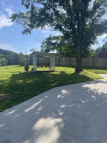 4049 Hampshire Pike, Hampshire, TN 38461