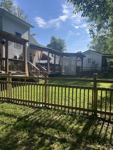 4049 Hampshire Pike, Hampshire, TN 38461