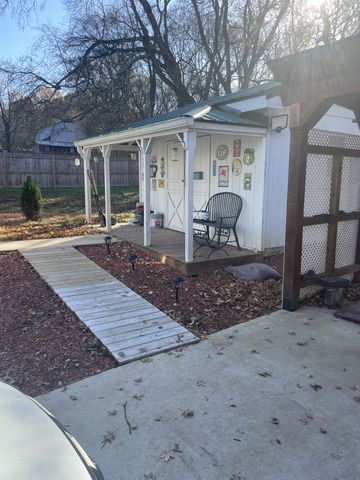 4049 Hampshire Pike, Hampshire, TN 38461