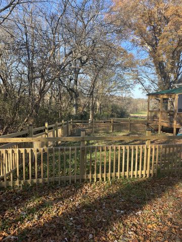 4049 Hampshire Pike, Hampshire, TN 38461