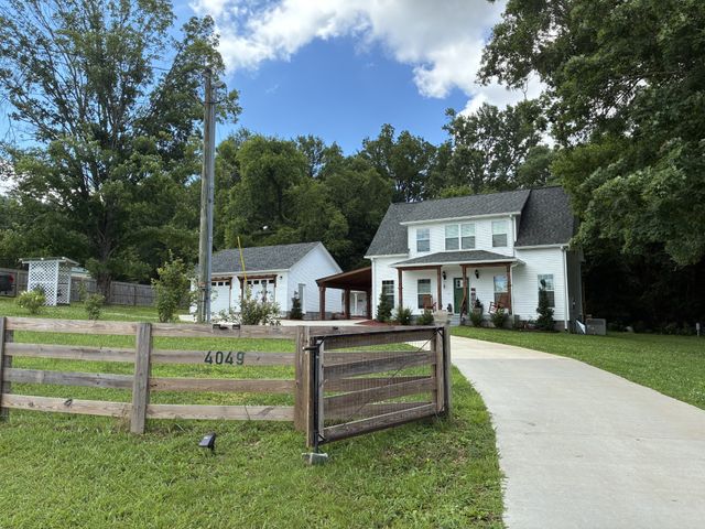 4049 Hampshire Pike, Hampshire, TN 38461