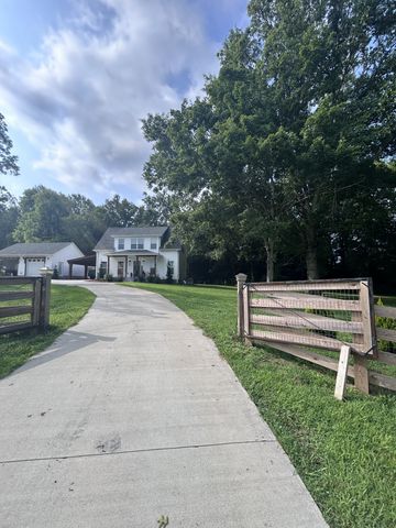 4049 Hampshire Pike, Hampshire, TN 38461