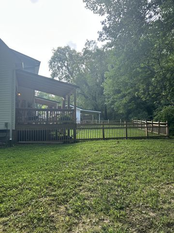 4049 Hampshire Pike, Hampshire, TN 38461