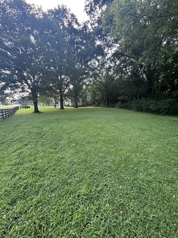 4049 Hampshire Pike, Hampshire, TN 38461