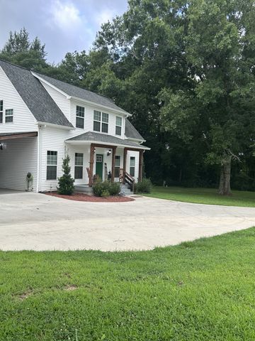 4049 Hampshire Pike, Hampshire, TN 38461