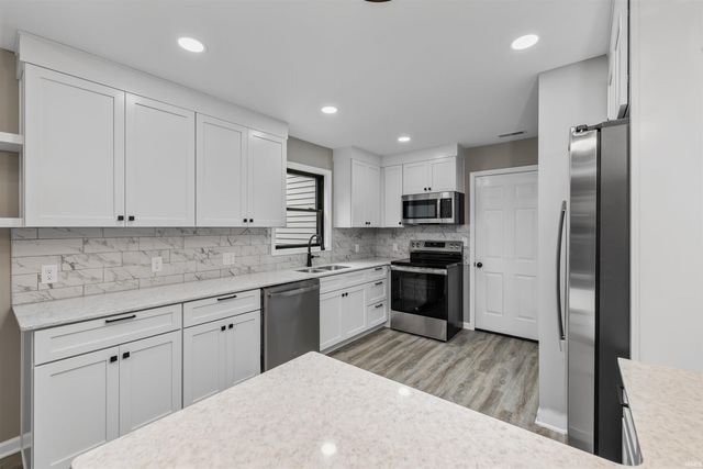 6211 Brandonwood Lane, Fort Wayne, IN 46835