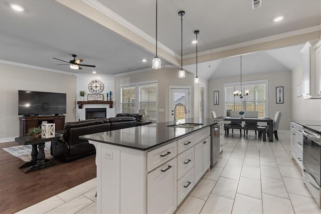 1306 Ruscello Avenue, Tontitown, AR 72762