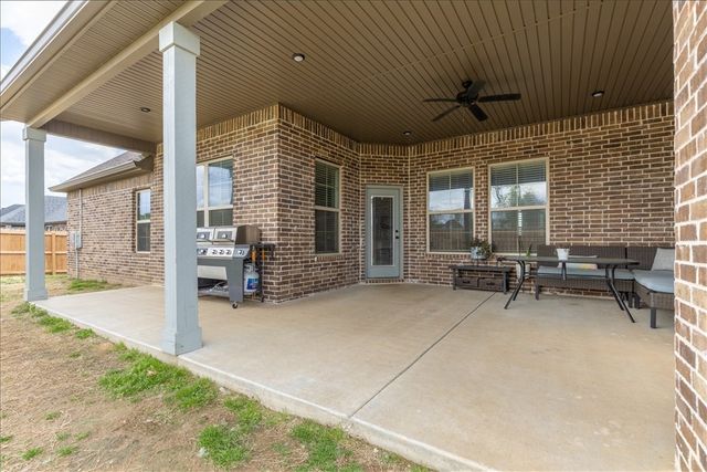 1306 Ruscello Avenue, Tontitown, AR 72762