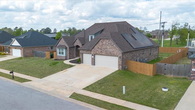 1306 Ruscello Avenue, Tontitown, AR 72762