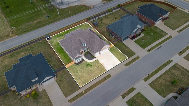 1306 Ruscello Avenue, Tontitown, AR 72762