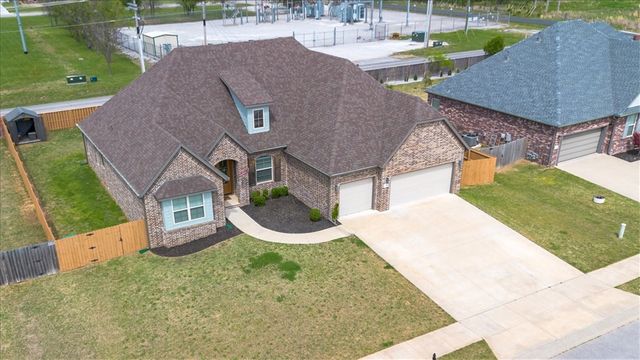 1306 Ruscello Avenue, Tontitown, AR 72762