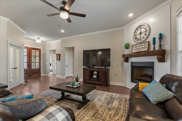 1306 Ruscello Avenue, Tontitown, AR 72762