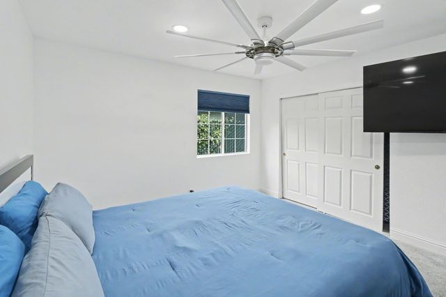 5522 21st Ave, Sacramento, CA 95820