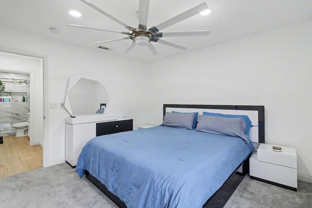 5522 21st Ave, Sacramento, CA 95820