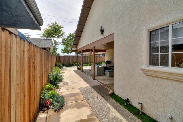 5522 21st Ave, Sacramento, CA 95820