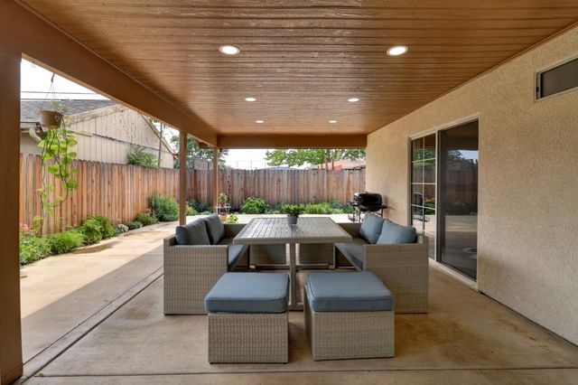 5522 21st Ave, Sacramento, CA 95820