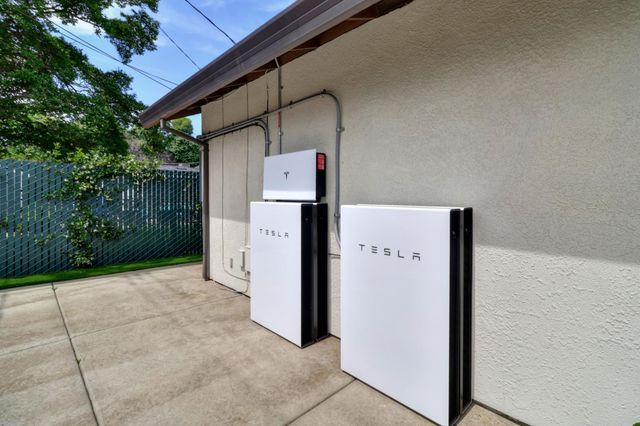 5522 21st Ave, Sacramento, CA 95820