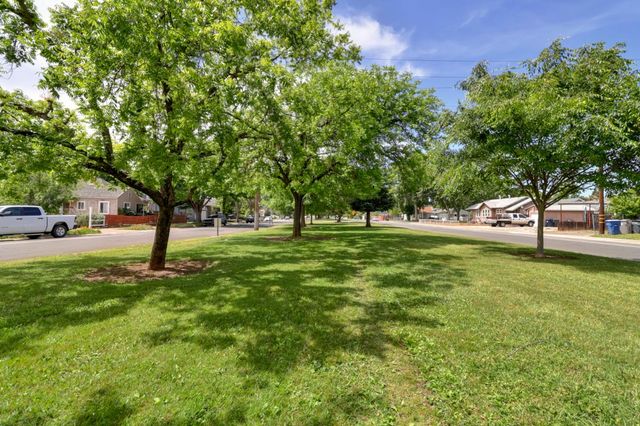 5522 21st Ave, Sacramento, CA 95820