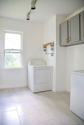 45207 Cass Avenue, Utica, MI 48317