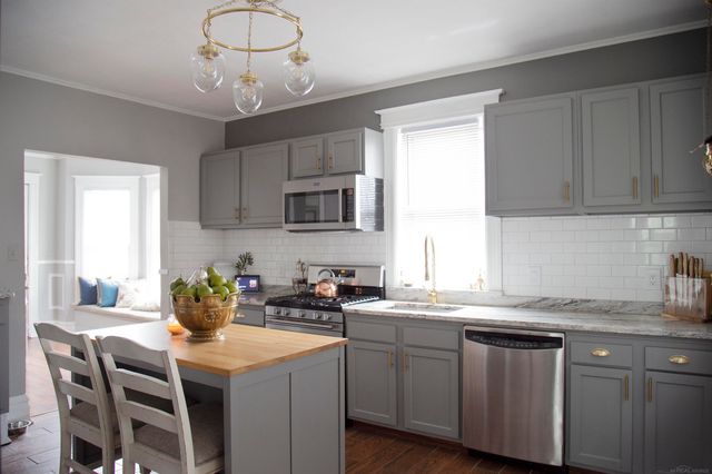 45207 Cass Avenue, Utica, MI 48317