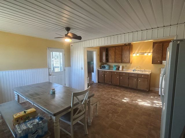 4717 State Line Rd, Cottonwood, AL 36320