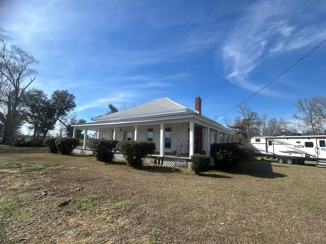 4717 State Line Rd, Cottonwood, AL 36320